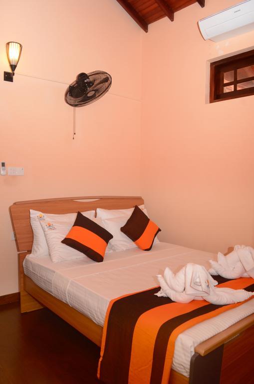 Lovely Villa Negombo Ettukala Екстериор снимка