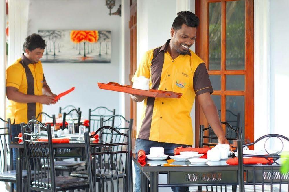 Lovely Villa Negombo Ettukala Екстериор снимка