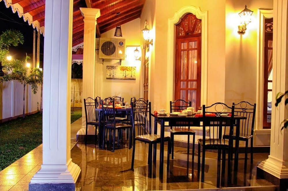 Lovely Villa Negombo Ettukala Екстериор снимка